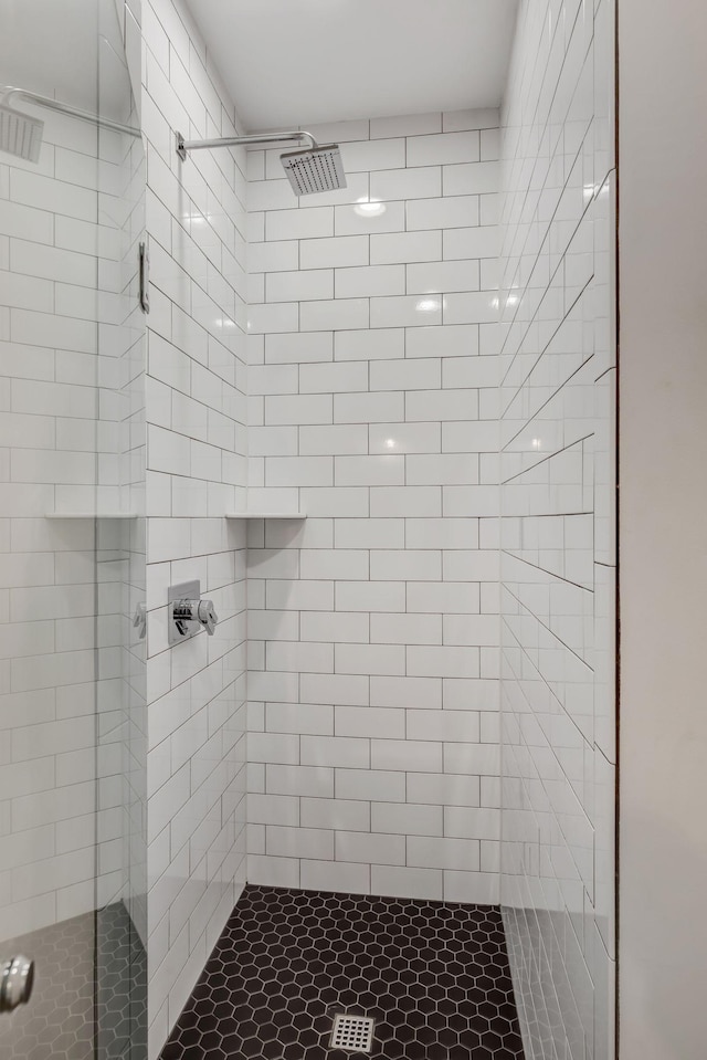 418 Boyd Mill Ave, Franklin, TN 37064 - full bath featuring a shower stall