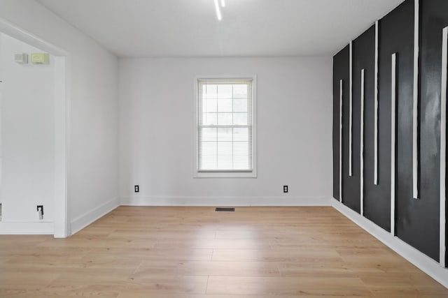 925 Tommy Oliver Rd, Clarksville, TN 37042 - unfurnished room with light wood-style floors and baseboards
