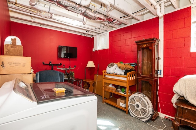 135 Old Union Church Rd, Holladay, TN 38341 - laundry room featuring washer / dryer and concrete block wall