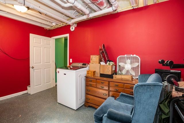 135 Old Union Church Rd, Holladay, TN 38341 - living area with washer / dryer