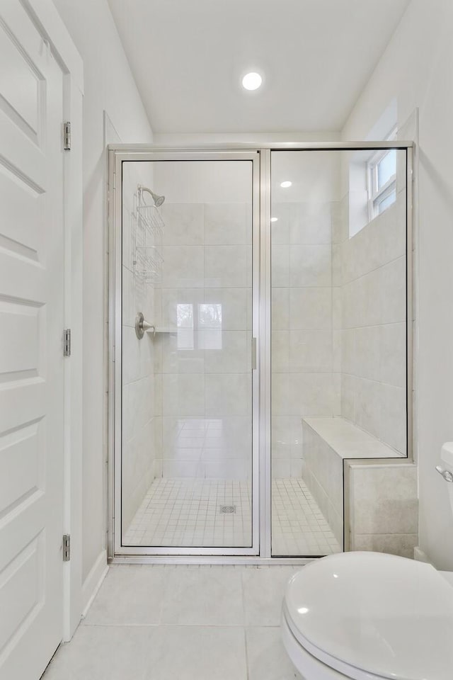 380 Gingerwood Ln, Hendersonville, TN 37075 - full bath featuring tile patterned flooring, a shower stall, toilet, and recessed lighting
