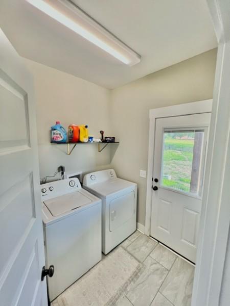 204 Julia Ann Ct, Springfield, TN 37172 - washroom with washer and clothes dryer