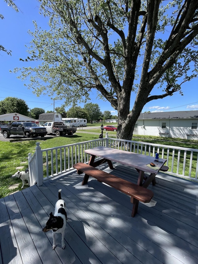 903 Days Rd, Lafayette, TN 37083 - deck with a lawn