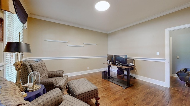 103 Doral Ln, Hendersonville, TN 37075 - living area featuring wood finished floors, crown molding, and baseboards