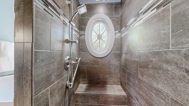 103 Doral Ln, Hendersonville, TN 37075 - bathroom with tiled shower