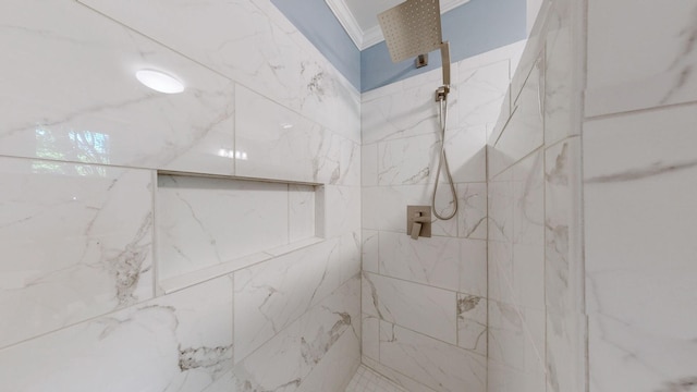 103 Doral Ln, Hendersonville, TN 37075 - bathroom featuring a tile shower and crown molding