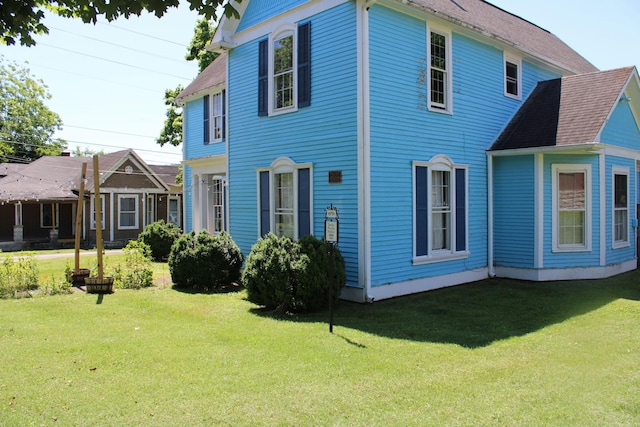 211 Maple St E, Fayetteville, TN 37334 - back of property with a yard