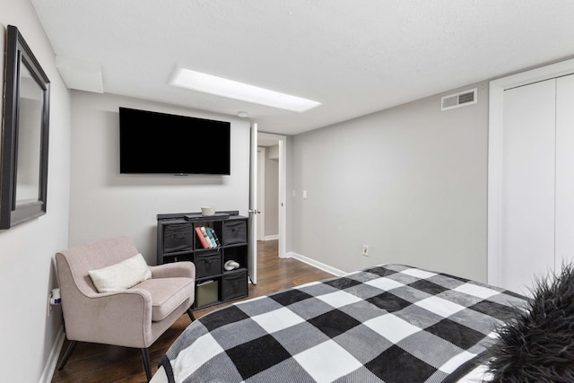 915 Tulip Cir, Gallatin, TN 37066 - bedroom with dark wood-type flooring and baseboards