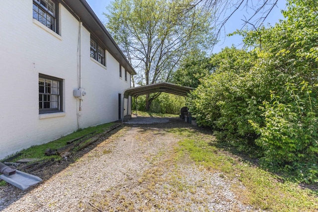 915 Tulip Cir, Gallatin, TN 37066 - view of yard with a carport and driveway