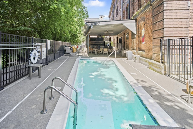 612 21st Ave N Unit 211, Nashville, TN 37203 - community pool with a patio area