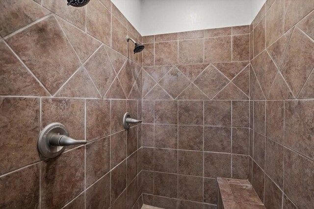 7244 Knottingham Dr, Fairview, TN 37062 - full bathroom with a tile shower