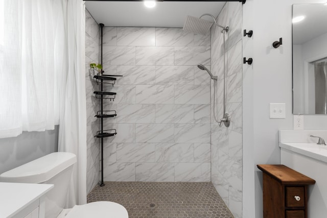 515 S Cedar Ln, Pulaski, TN 38478 - full bath with vanity, a tile shower, and toilet