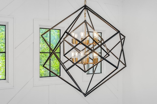 117 Alton Rd, Nashville, TN 37205 - detailed view of a chandelier