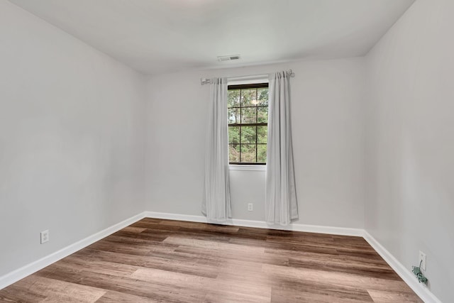 5839 Brentwood Trce, Brentwood, TN 37027 - unfurnished room featuring wood finished floors and baseboards