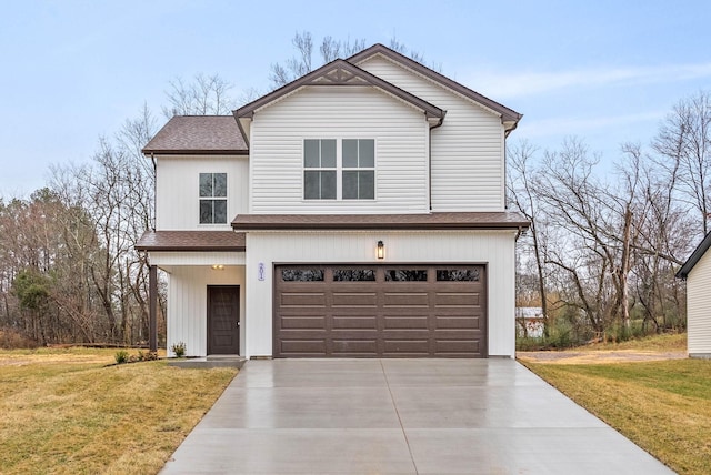 193 Dewberry Ct, Clarksville, TN 37042 - traditional-style home with a shingled roof, an attached garage, driveway, and a front yard