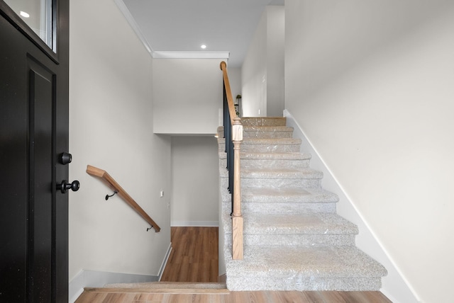 197 Dewberry Ct, Clarksville, TN 37042 - stairway featuring wood finished floors, baseboards, and recessed lighting