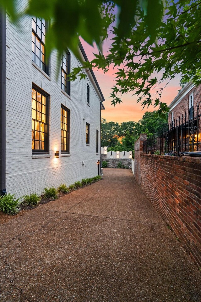 2126 Golf Club Ln, Nashville, TN 37215 - photo 46