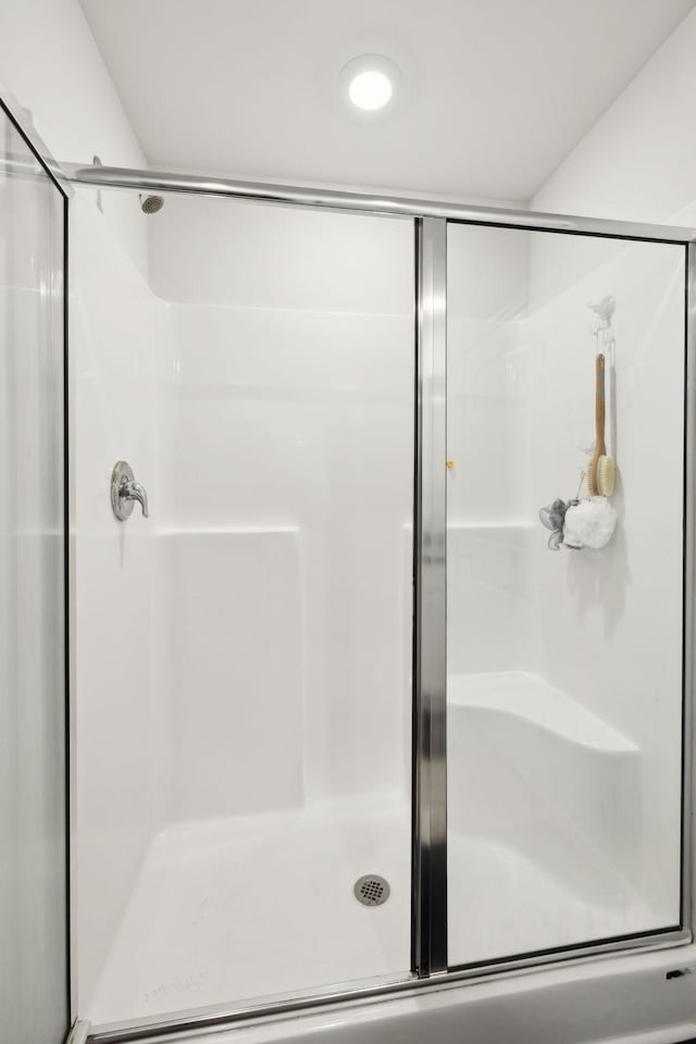 1006 Pepper Stone Dr, Lebanon, TN 37087 - bathroom with a stall shower