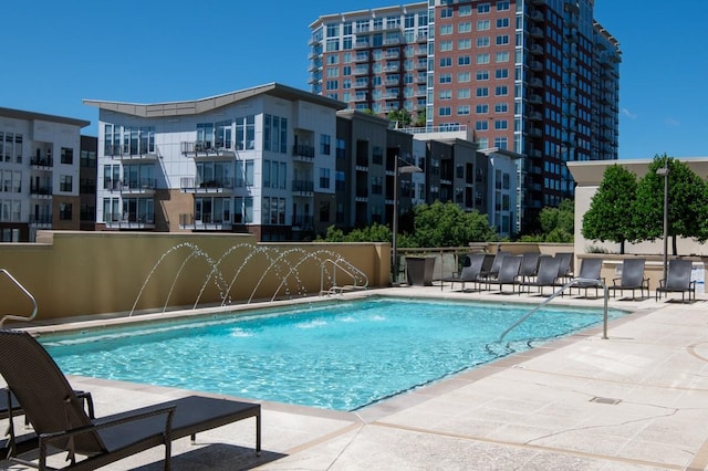 1510 Demonbreun St Unit 701, Nashville, TN 37203 - community pool with a patio
