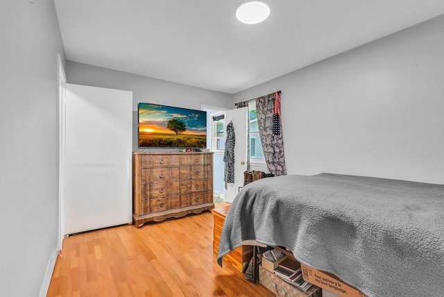 3071 Bayshore Dr, Cookeville, TN 38506 - bedroom featuring wood finished floors
