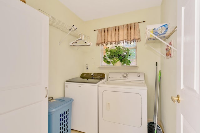 108 Dalewood Cir, Chickamauga, GA 30707 - laundry room featuring washing machine and clothes dryer