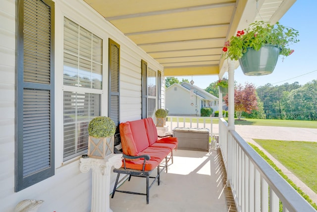 108 Dalewood Cir, Chickamauga, GA 30707 - view of porch