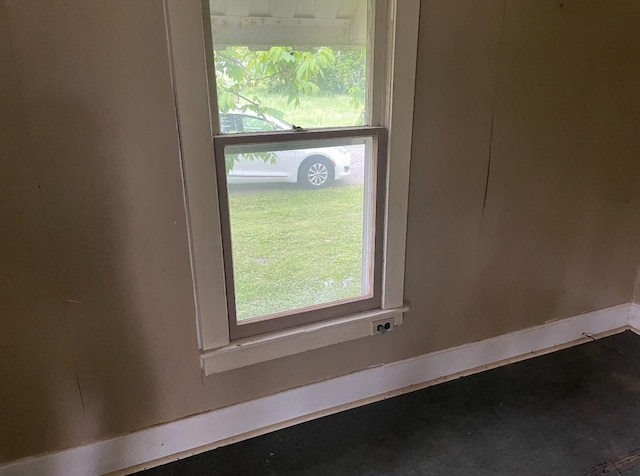 3442 E Cross St, Rives, TN 38253 - detailed view of baseboards