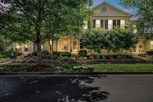 1552 Charleston Blvd, Murfreesboro, TN 37130 - view of front facade featuring stucco siding and a porch