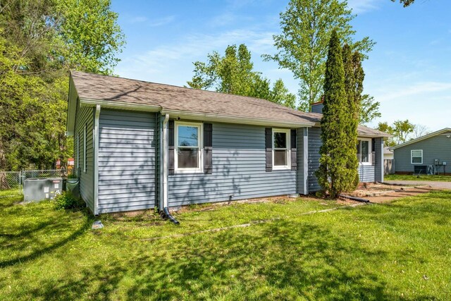 4706 Barfield Crescent Rd, Murfreesboro, TN 37128 - view of front facade featuring central air condition unit and a chimney