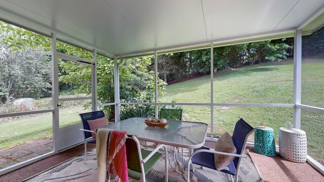 2432 Ponderosa Way, Antioch, TN 37013 - sunroom featuring outdoor dining area