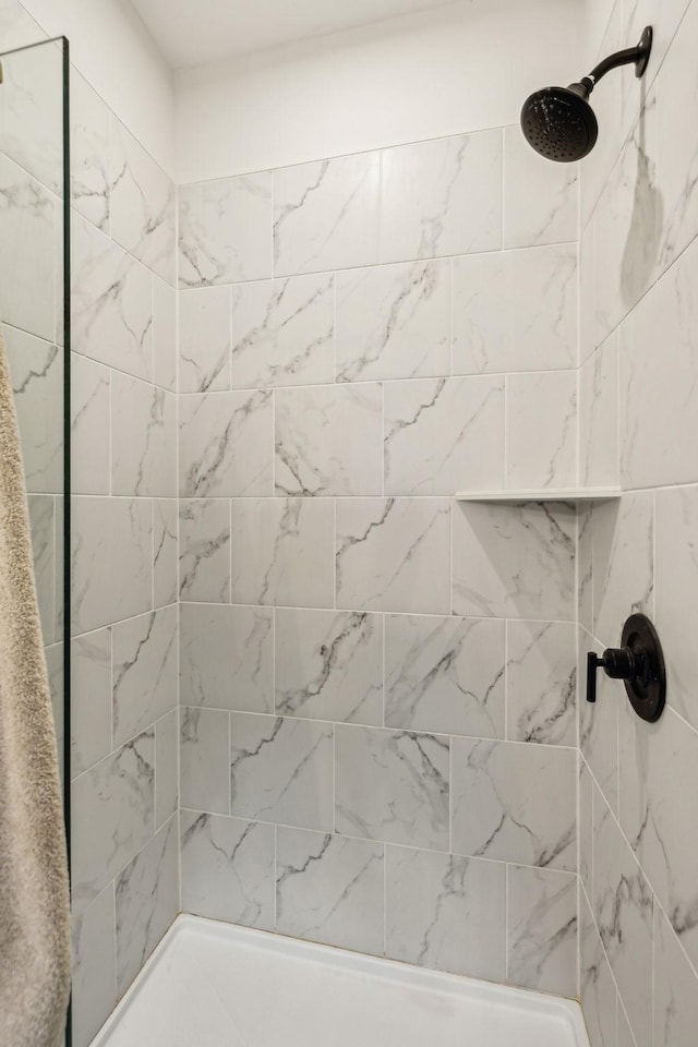 1705 Merkel Rd, Columbia, TN 38401 - bathroom featuring tiled shower