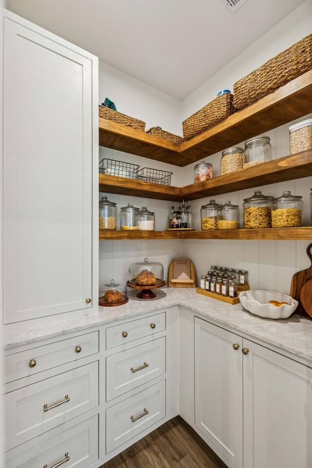 1705 Merkel Rd, Columbia, TN 38401 - view of pantry