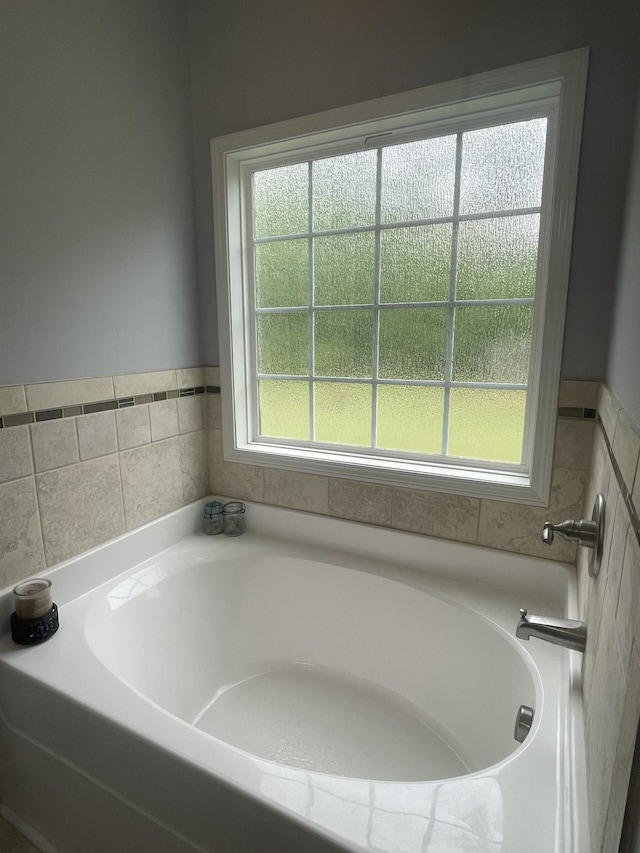 380 Preakness Cir, Pleasant View, TN 37146 - bathroom featuring a garden tub