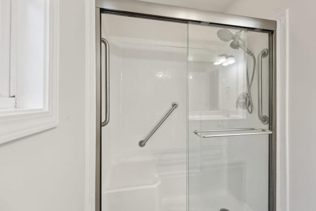 2889 Sharpie Dr, Clarksville, TN 37040 - full bath featuring a shower stall