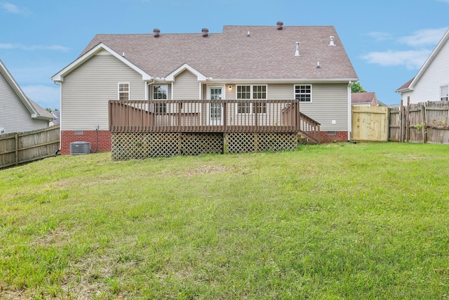 2889 Sharpie Dr, Clarksville, TN 37040 - back of property featuring crawl space, a deck, central AC, and a shingled roof
