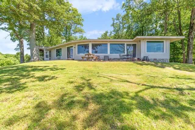 440 Bluff Point Ln, Waverly, TN 37185 - view of front of home featuring a front yard