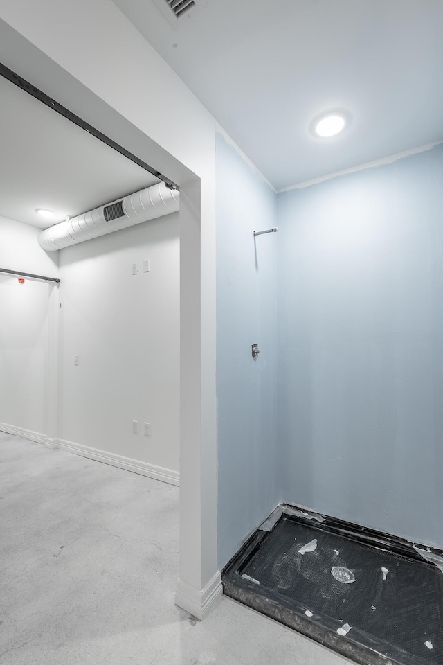 117 E 7th St Unit 206, Chattanooga, TN 37402 - hall featuring concrete floors and baseboards
