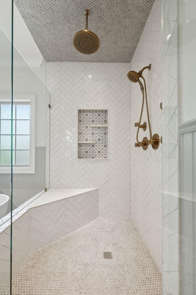3317 Clovercroft Dr, Murfreesboro, TN 37130 - full bath with a tile shower and a wainscoted wall