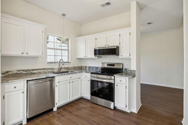 808 Split Oak Ct, Antioch, TN 37013 - kitchen featuring stainless steel appliances, a sink, white cabinets, and dark wood-style floors