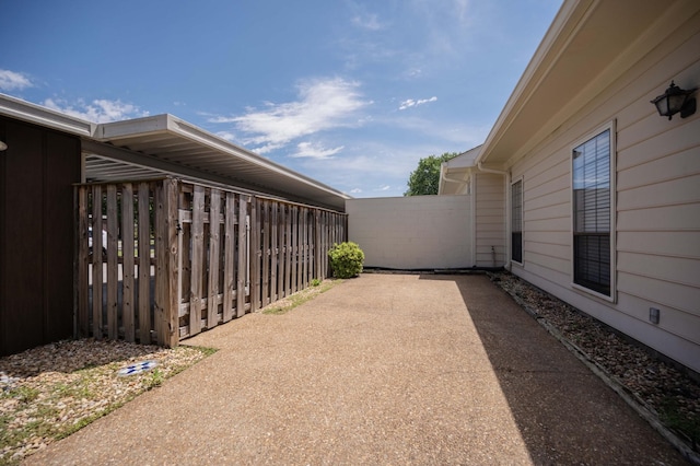 936 E Northfield Blvd, Murfreesboro, TN 37130 - view of yard featuring a patio
