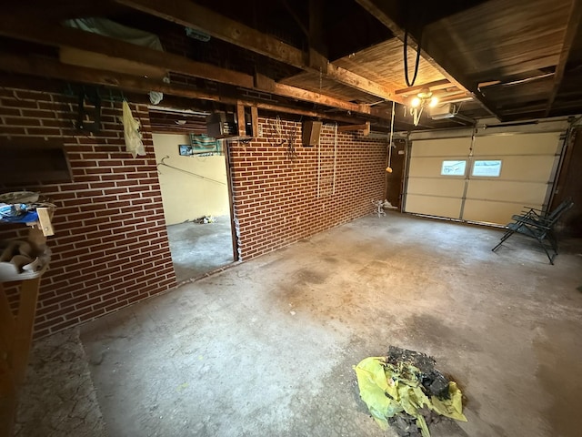 563 Ashe Ave, New Johnsonville, TN 37134 - view of garage