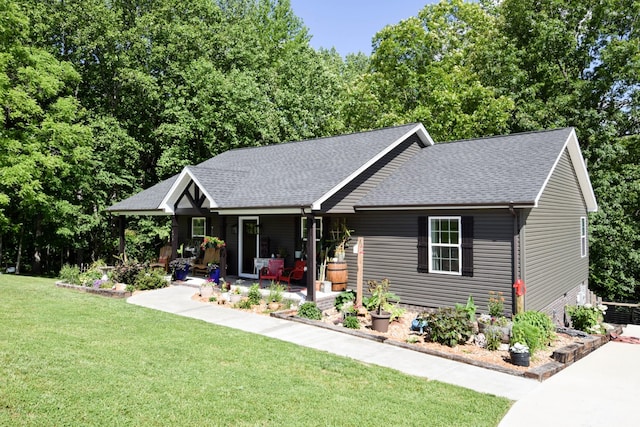 421 Marlin Ln, Westmoreland, TN 37186 - view of front of property with a front lawn and roof with shingles
