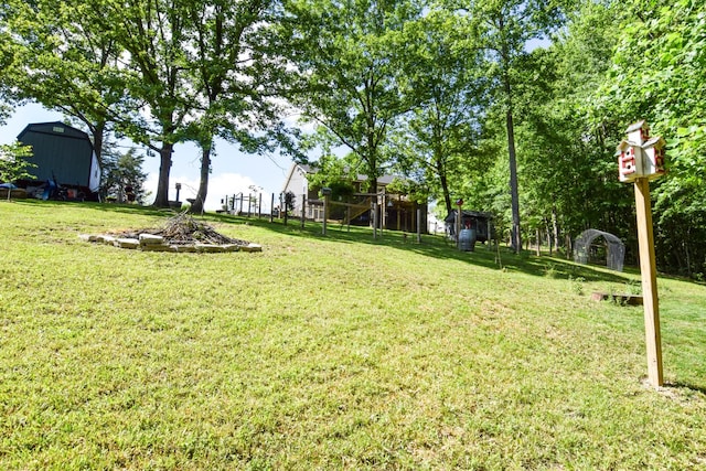 421 Marlin Ln, Westmoreland, TN 37186 - view of green lawn