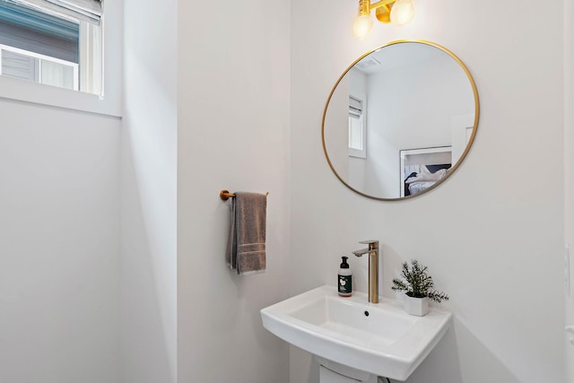 1003 Alice St Unit B, Nashville, TN 37218 - bathroom featuring a sink
