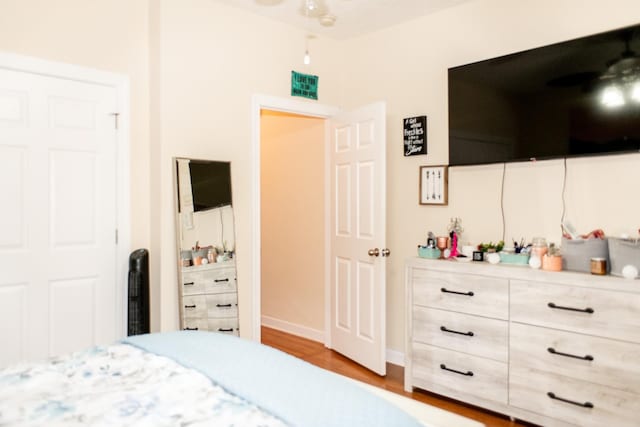 1005 Goldfinch Trl, Portland, TN 37148 - bedroom featuring wood finished floors and baseboards