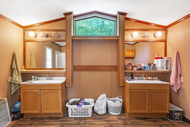 0 Ez Ln, Manchester, TN 37355 - full bath with vaulted ceiling, vanity, ornamental molding, heating unit, and a textured ceiling