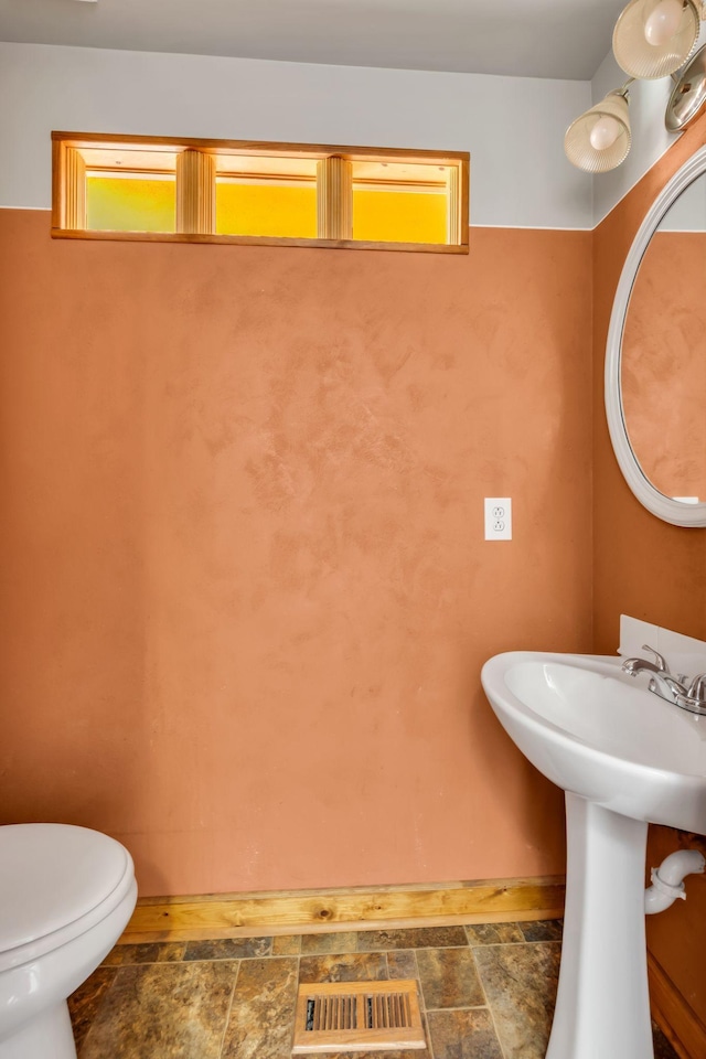 1510 Walnut Hills Dr, Chapel Hill, TN 37034 - half bathroom featuring stone finish flooring