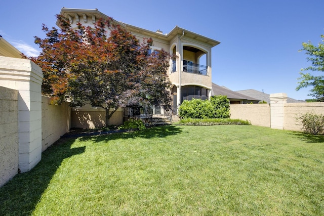 891 Fairington Pvt Way, Gallatin, TN 37066 - view of yard with a balcony