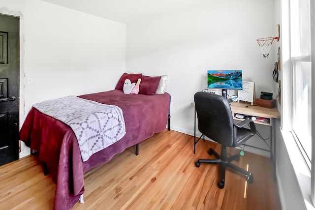 3033 Greer Rd, Goodlettsville, TN 37072 - bedroom featuring wood finished floors and a desk