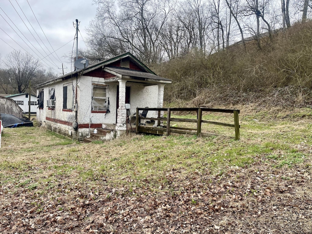 100 Rainey St, Mount Pleasant, TN 38474 - view of front of home featuring cooling unit